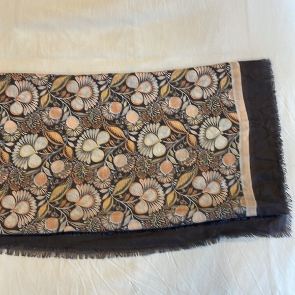 Patterned Scarf - Picture 2 of 4